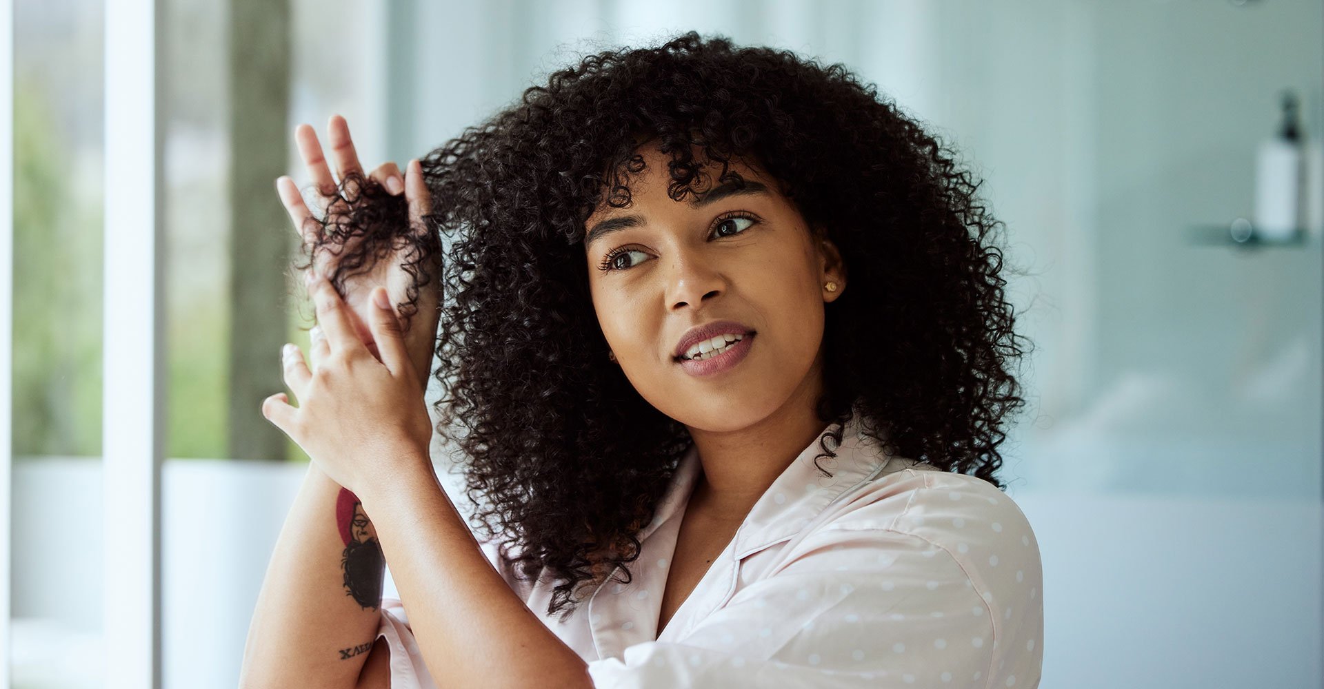 Gelatina Capilar vs. Creme de Pentear: Qual a Diferença e Quando Usar?