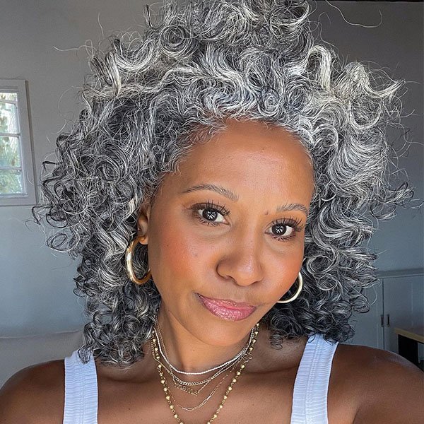 Gray Blending: A Técnica Perfeita para uma Transição Grisalha Suave