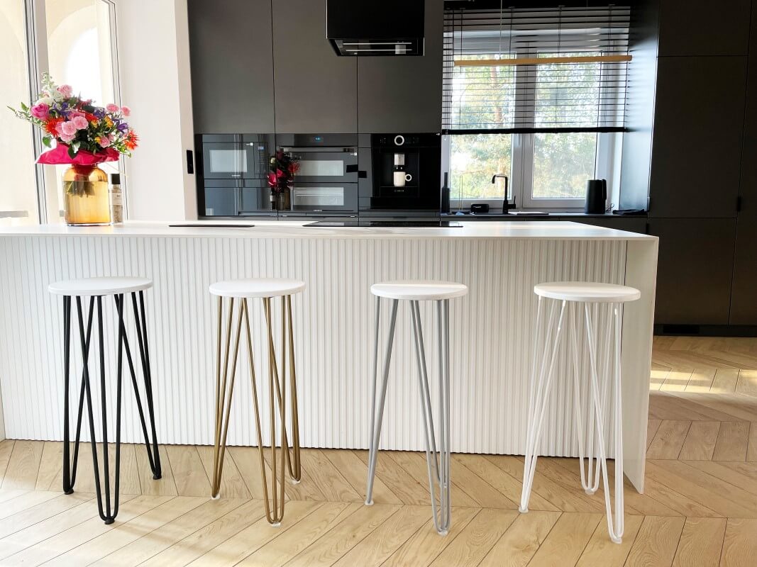 5 ideias de títulos:
1. Hairpin Legs: O Guia Completo para Transformar Seus Móveis
2. DIY com Hairpin Legs: Crie Peças Únicas e Modernas
3. Como Escolher o Tamanho e Estilo Ideal de Hairpin Legs
4. A Versatilidade das Hairpin Legs em Diferentes Estilos de Decoração
5. Onde Comprar Hairpin Legs: Dicas e Melhores Lojas