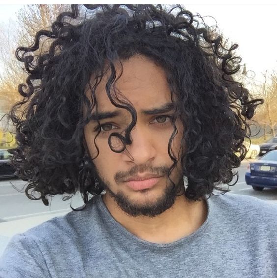 Como Acelerar o Crescimento do Cabelo Masculino: Mitos e Verdades