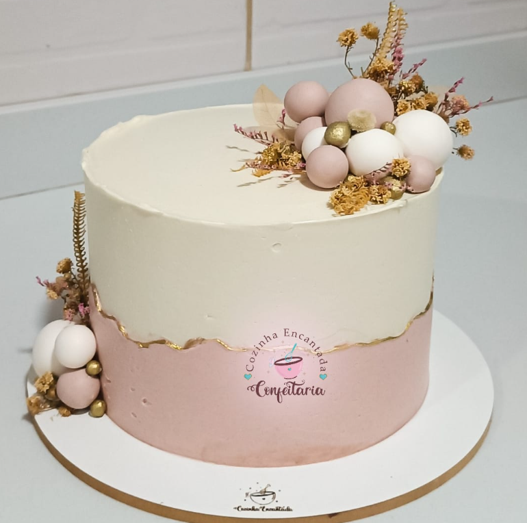 Bolo Borogodó Rococó: A tendência de luxo para 2025