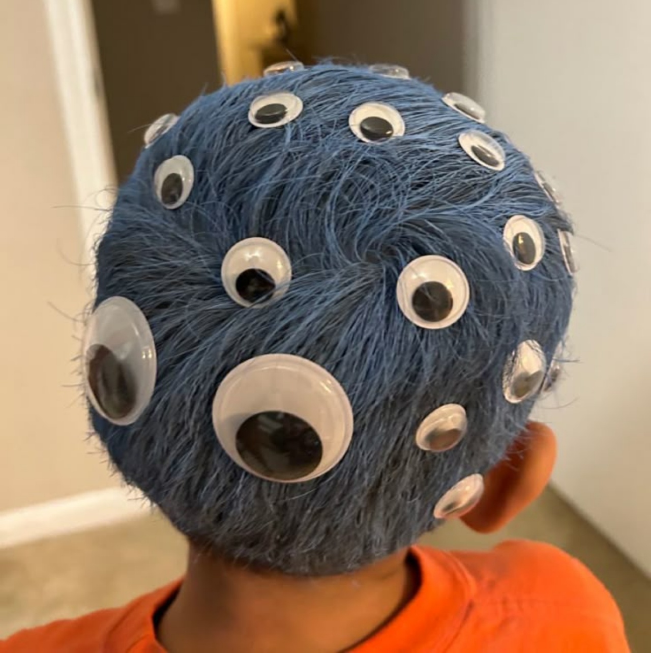 Como Criar um Penteado de Dinossauro Maluco para o Carnaval