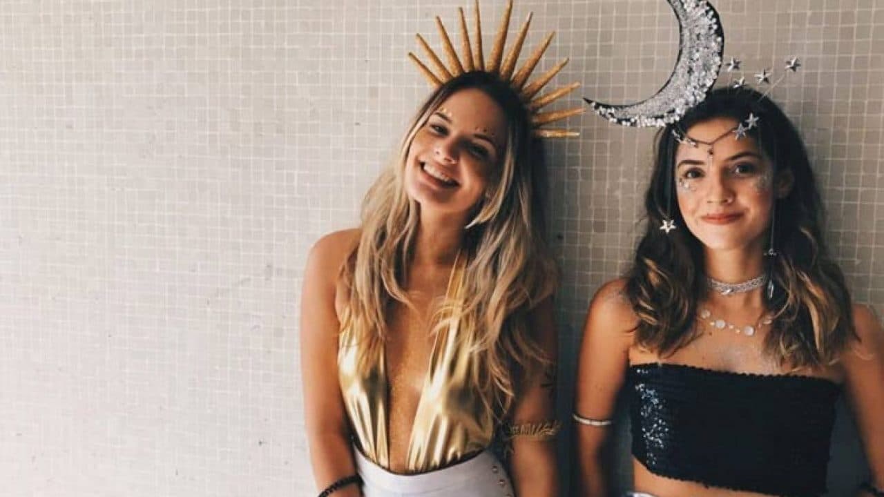 5 ideias de títulos:
1. Carnaval 2026: As Tendências Mais Quentes para sua Fantasia
2. DIY Carnaval: Crie sua Fantasia Única e Econômica
3. Acessórios que Vão Dominar o Carnaval 2026
4. Cupido vs. Gladiador: Qual Fantasia Clássica Escolher?
5. Estética Coquette e Futurismo: As Novas Faces do Carnaval