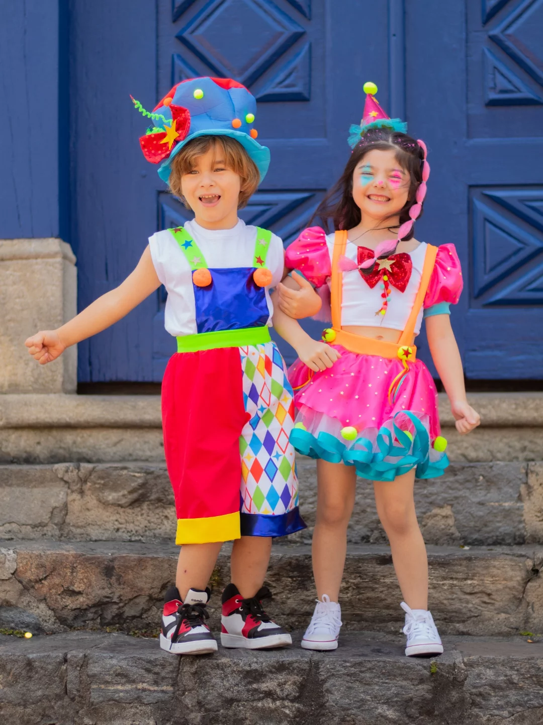 5 ideias de títulos:
1. Carnaval 2026: As Fantasias Mais Criativas para Crianças
2. DIY Divertido: Monte Fantasias Incríveis para o Carnaval
3. Tendências de Fantasias Infantis para o Carnaval 2026
4. Conforto e Estilo: Escolhendo a Fantasia Perfeita para o Carnaval
5. Carnaval Seguro e Divertido: Dicas Essenciais para Fantasias Infantis