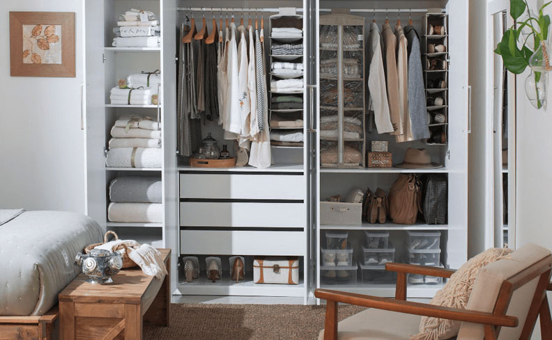 Guarda-roupa para Quarto Pequeno: Modelos com Portas de Correr e Soluções Inteligentes