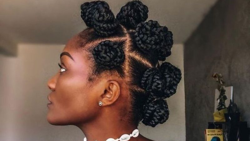 ideias de cabelo cacheado longo preto para se inspirar