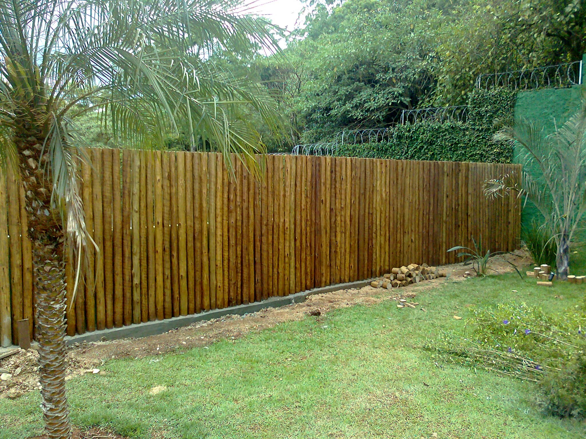 cerca de madeira para jardim