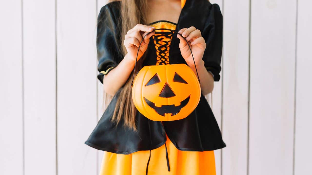 Maquiagem de Halloween: Tutoriais para Zumbis e Bruxas