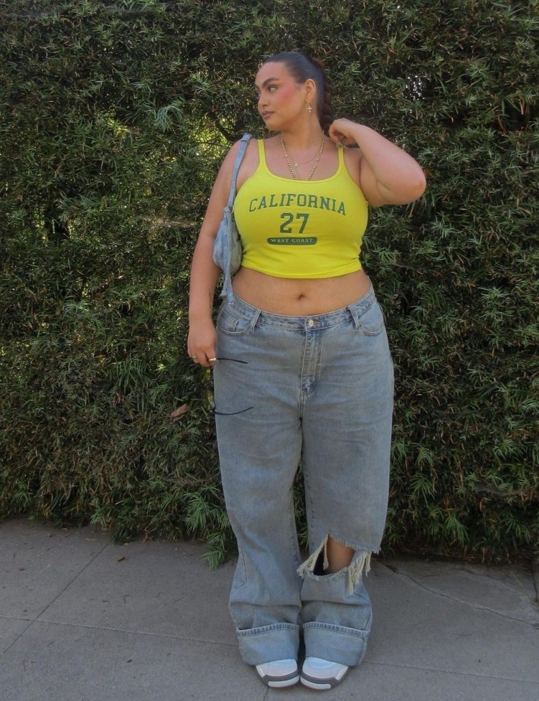 Os Acessórios Essenciais para um Look Anos 2000 Autêntico