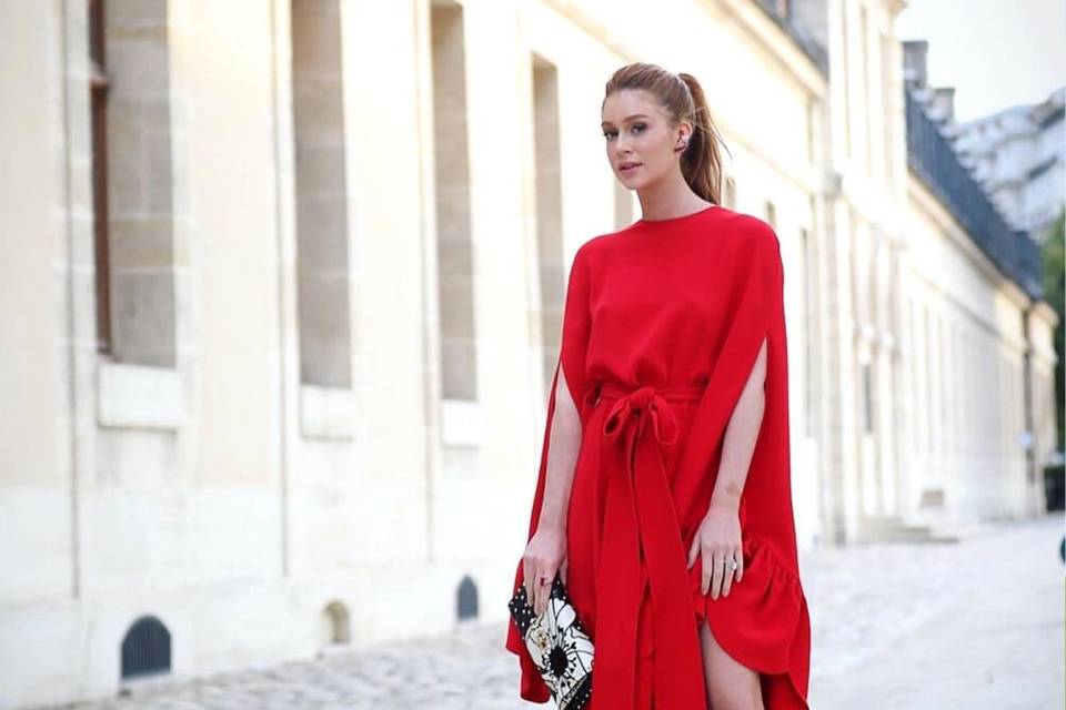 5 ideias de títulos:
1. Guia Completo: Como se Vestir para um Baile de Gala
2. Tendências de Moda Festa 2025/2026: O Que Usar no Seu Próximo Evento
3. Black Tie vs. White Tie: Entenda as Diferenças e Escolha o Traje Ideal
4. Acessórios Essenciais para um Look de Gala Inesquecível
5. Dicas de Estilo Masculino para Baile de Gala: Do Clássico ao Moderno