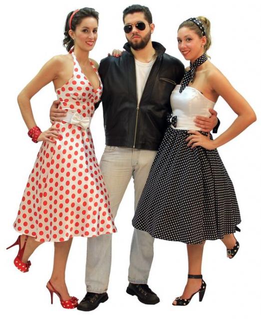 5 ideias de títulos:
1. Guia Completo: Como Criar um Look Autêntico dos Anos 60 para Festas
2. Moda Anos 60: Dos Clássicos Poá às Minissaias Revolucionárias
3. Estilo Masculino Anos 60: Do Rebelde Rockabilly ao Arrumado Mod
4. Acessórios e Make Anos 60: Detalhes que Transformam seu Visual
5. Festa Temática Anos 60: Dicas Essenciais para um Look Inesquecível