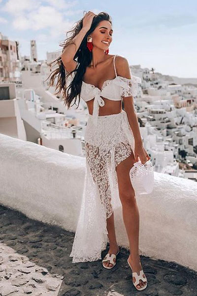 5 ideias de títulos:
1. Réveillon 2026: As Cores Que Vão Dominar a Virada e Seus Significados
2. Guia Completo de Looks para o Réveillon 2026: Do Casual ao Glamouroso
3. Brilho e Texturas Naturais: As Principais Tendências de Moda para 2026
4. Como Escolher a Cor Certa para o Seu Réveillon 2026 e Atrair Boas Energias
5. Dicas de Moda Masculina para um Réveillon 2026 Inesquecível