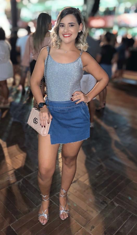 5 ideias de títulos:
1. Guia Completo: Como Montar o Look Perfeito para um Show de Pagode
2. Tardezinha Chic: Dicas de Estilo para Curtir o Pagode com Conforto
3. Do Dia para a Noite: Looks Versáteis para Shows de Pagode
4. Pagode & Estilo: O Que Vestir para Impressionar
5. Guia de Acessórios Essenciais para um Show de Pagode Inesquecível