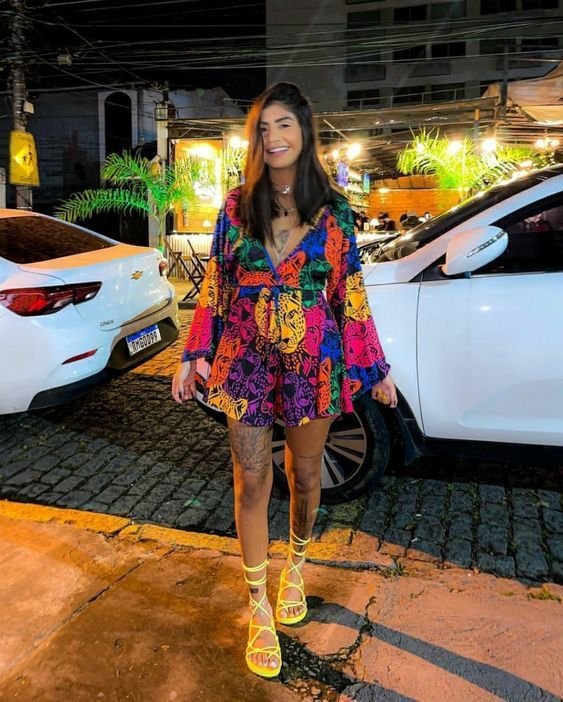 5 ideias de títulos:
1. Guia Completo: Como Montar o Look Perfeito para um Show de Pagode
2. Tardezinha Chic: Dicas de Estilo para Curtir o Pagode com Conforto
3. Do Dia para a Noite: Looks Versáteis para Shows de Pagode
4. Pagode & Estilo: O Que Vestir para Impressionar
5. Guia de Acessórios Essenciais para um Show de Pagode Inesquecível