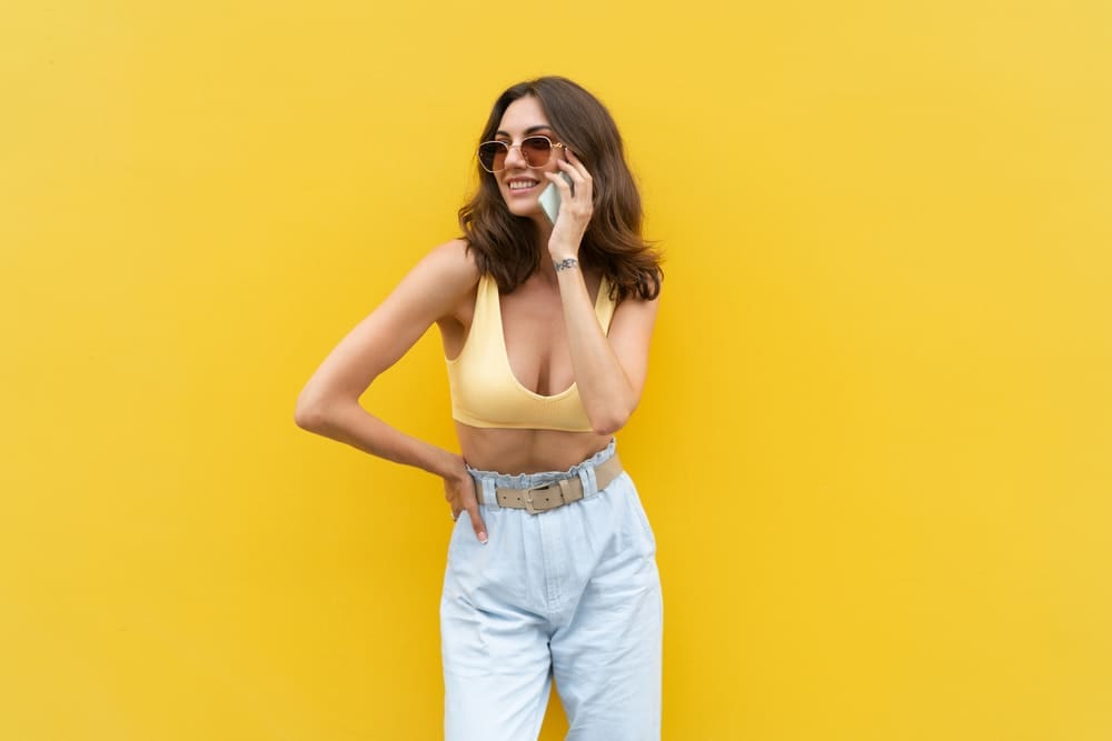 como usar amarelo manteiga em looks de trabalho no verão