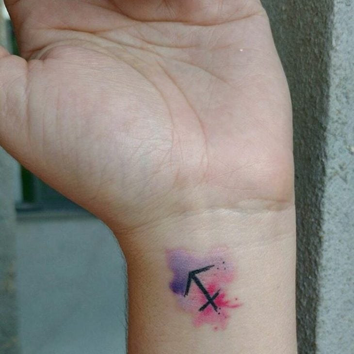 tatuagem sagitário vs. tatuagem leão feminina