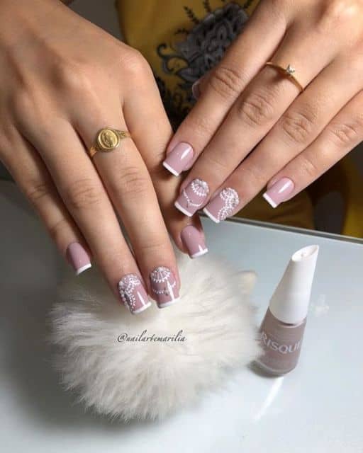 unha rosa e branco com glitter
