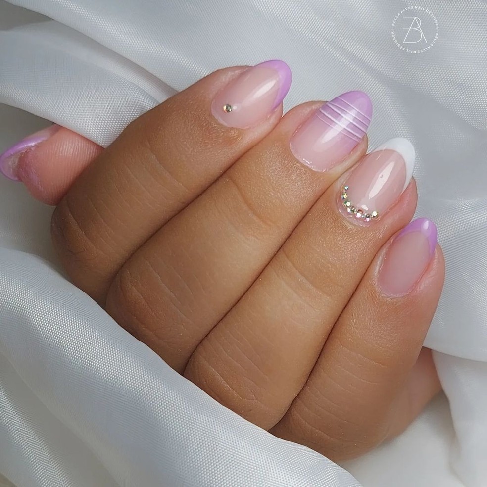 unhas naturais pintadas