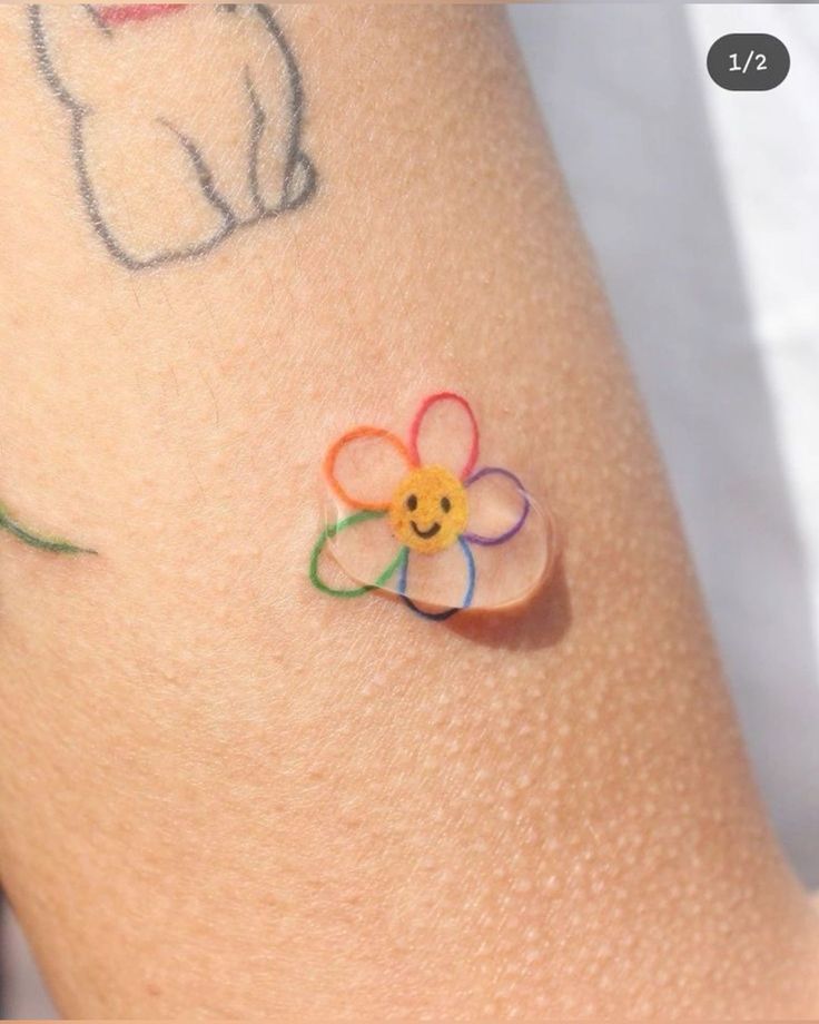 custo tatuagem flor pequena