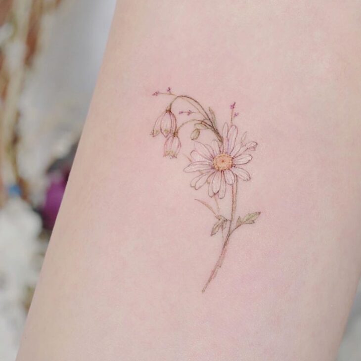 custo tatuagem flor pequena