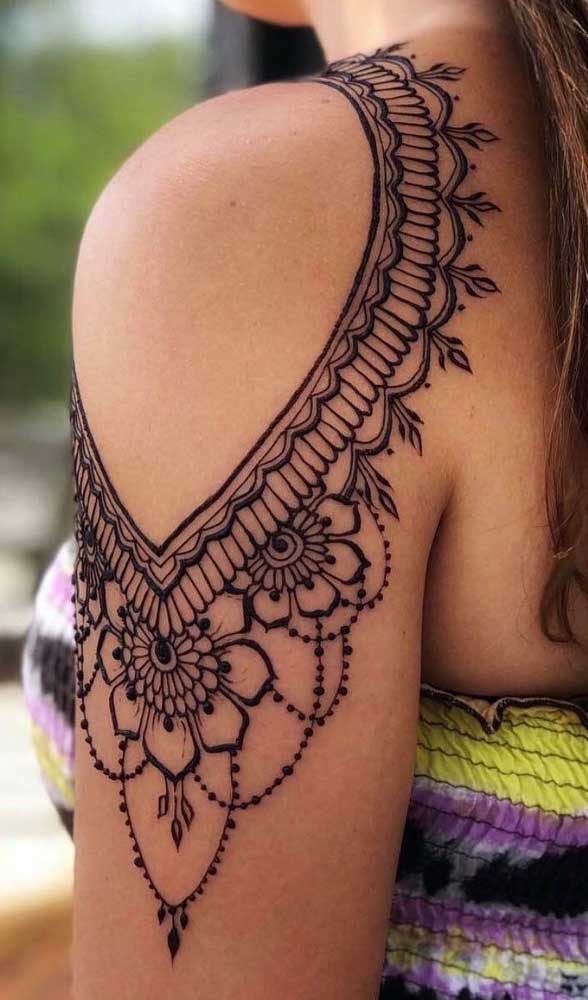 ideias tatuagem india feminina pequena