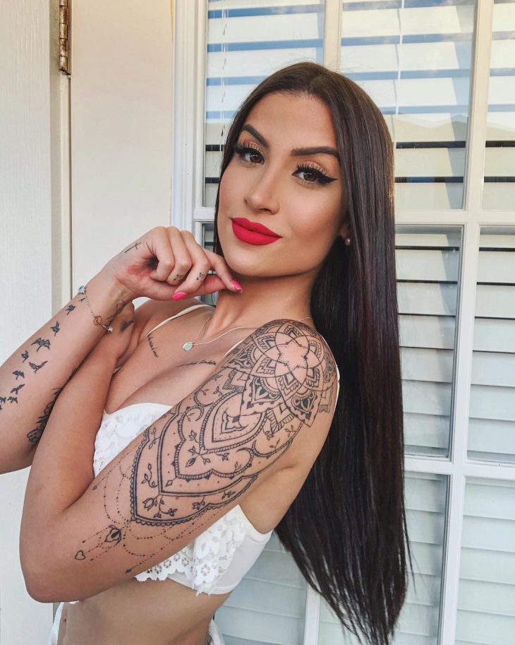 erros comuns tatuagem india feminina