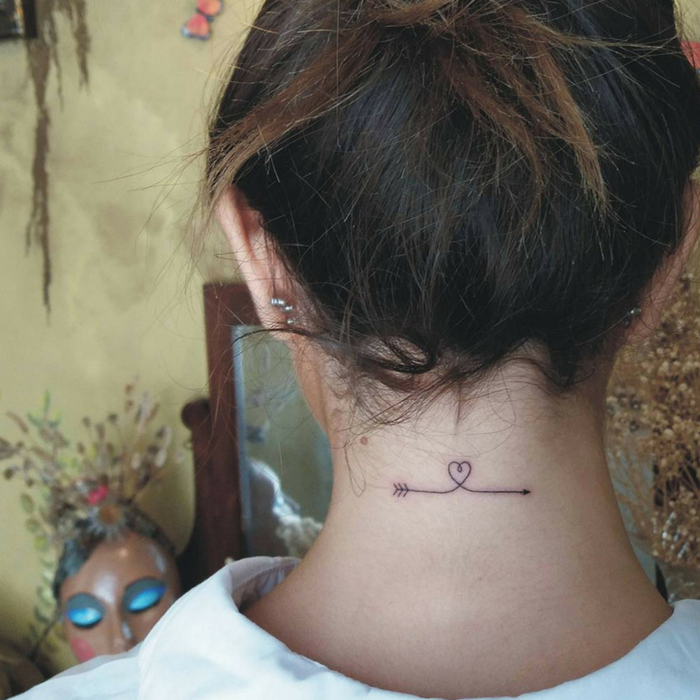 melhores ideias tatuagem nuca feminina delicada