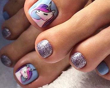 unha do pé com glitter passo a passo