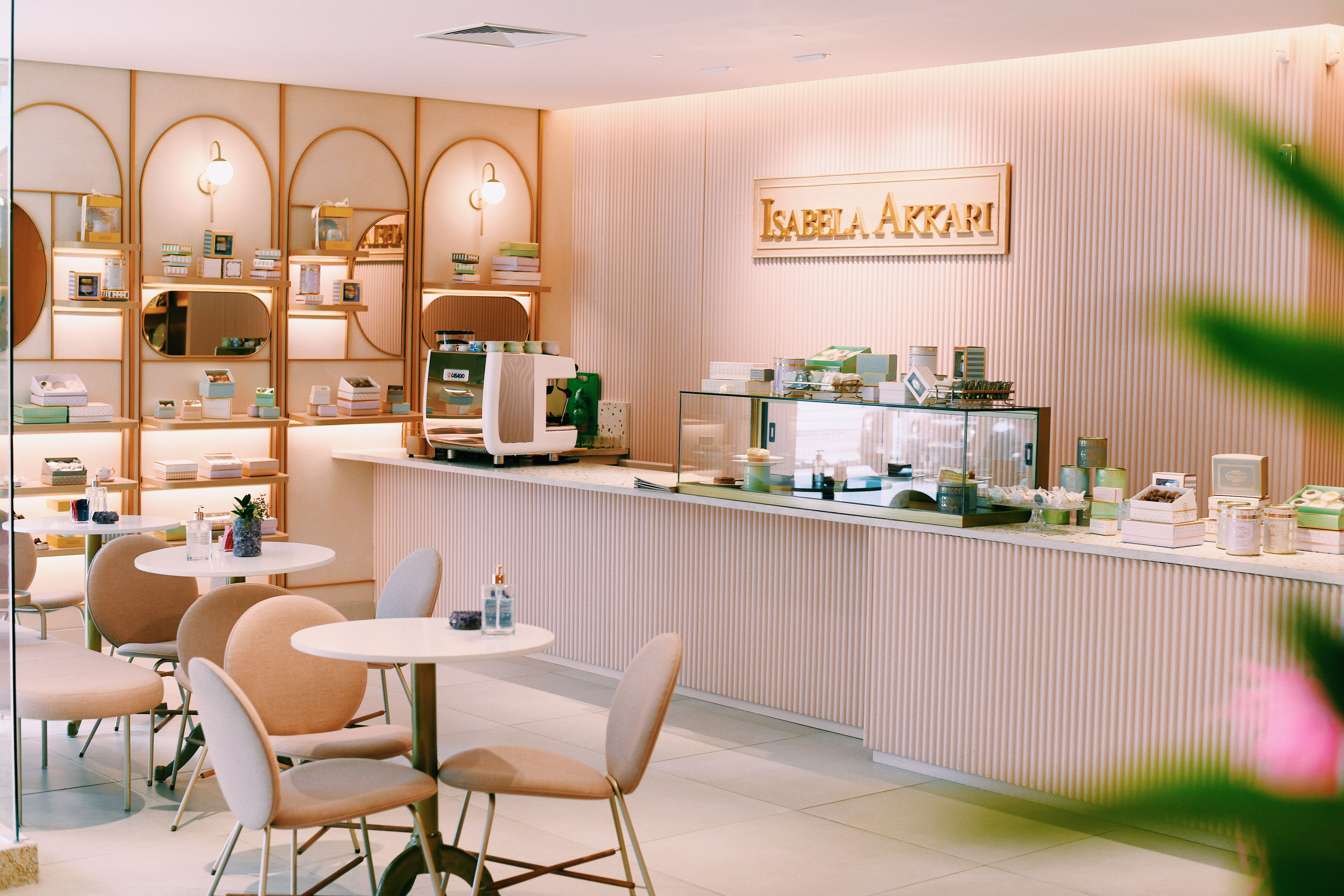 Conheça as Lojas Isabela Akkari: Endereços e Destaques do Cardápio
