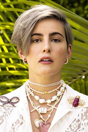 A evolução do cabelo de Jacqueline Toboni: do longo ao pixie
