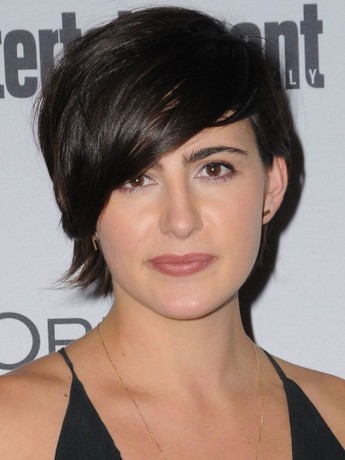 Os cortes de cabelo icônicos de Jacqueline Toboni em seus papéis