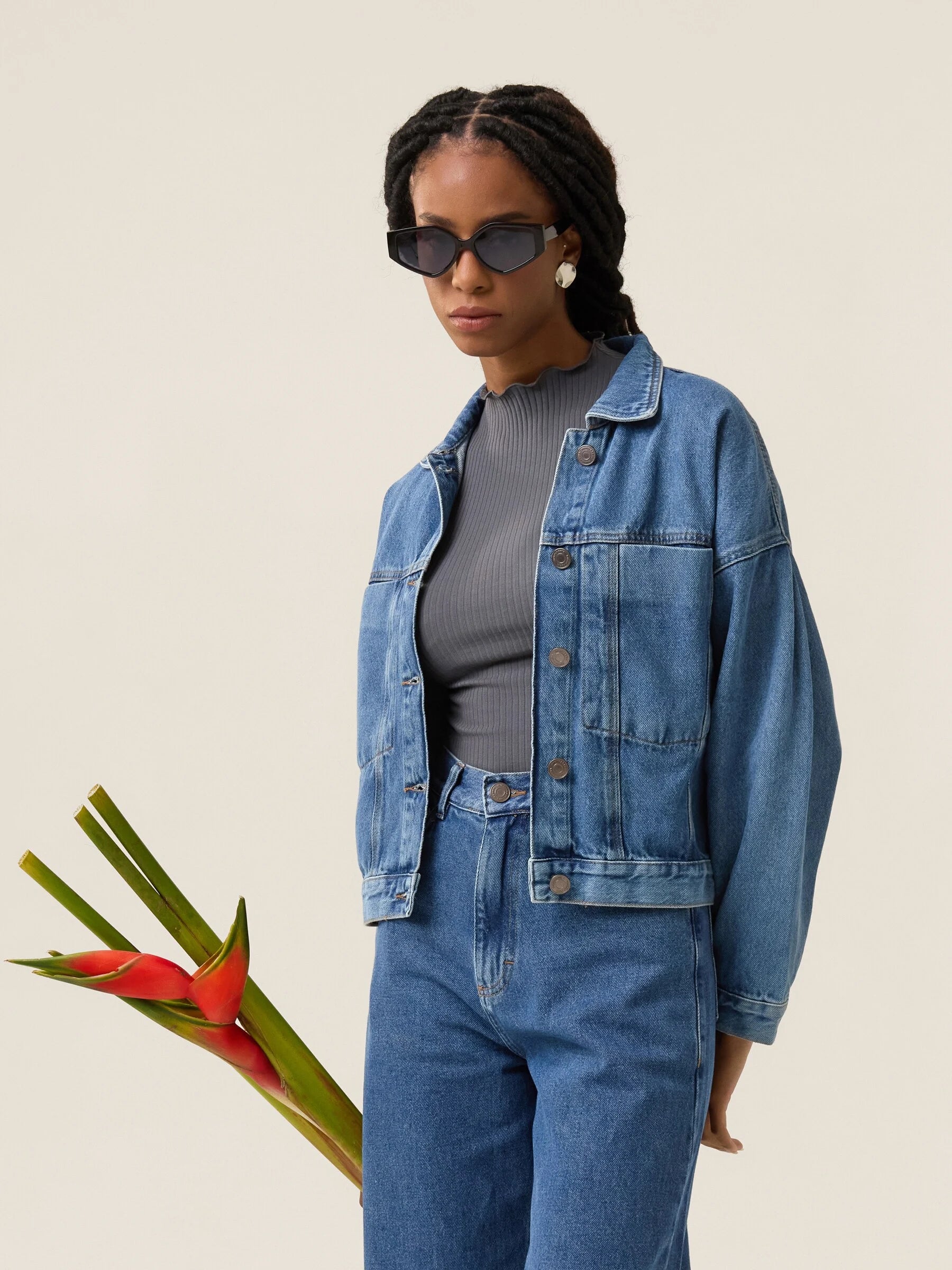 como usar jaqueta jeans oversized