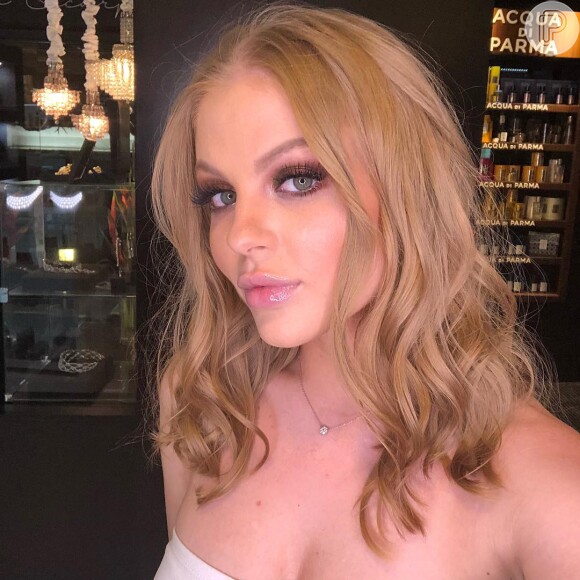 As Melhores Legendas para Celebrar seu Novo Corte de Cabelo