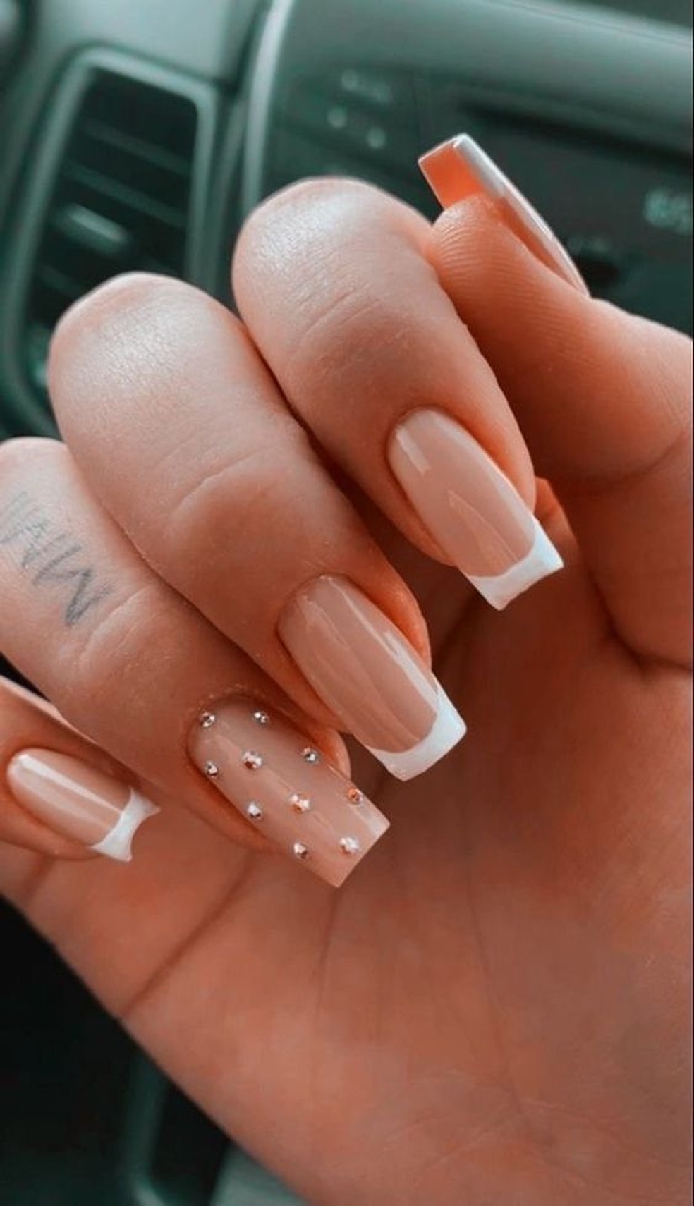 inspirações de unhas em gel decoradas para casamento