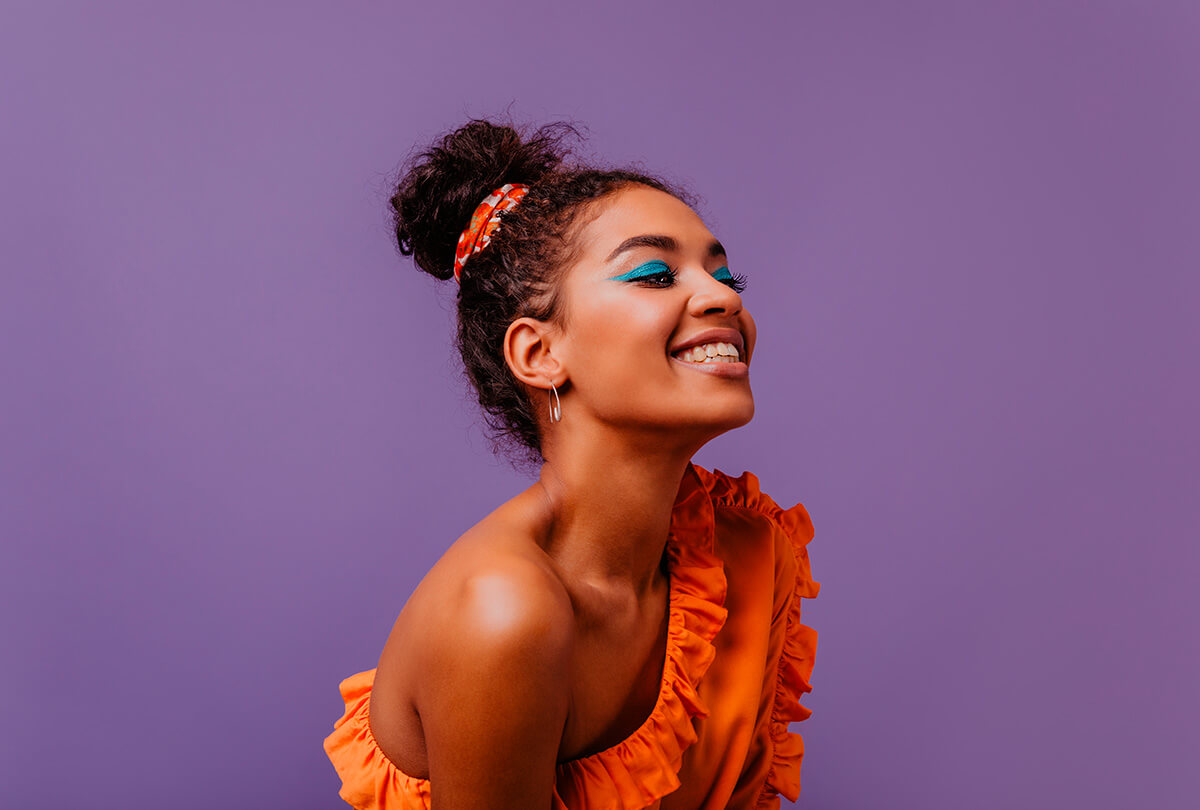 Penteados para Cabelos Cacheados Curtos: Tendências 2026