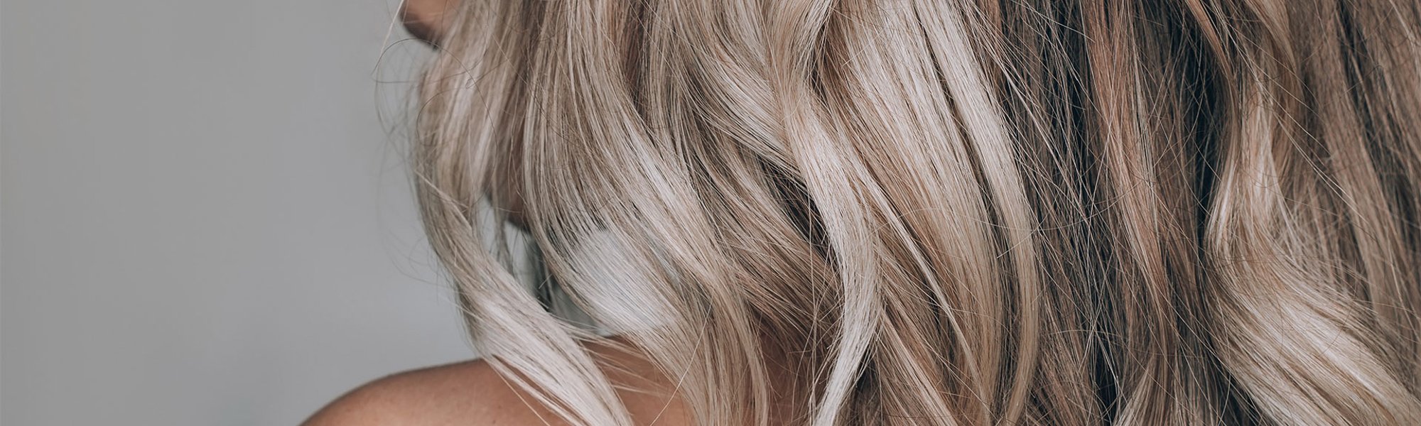 Loiro Médio Acinzentado