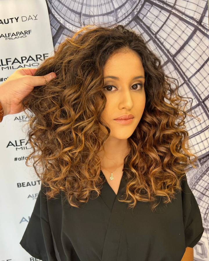 cabelo cacheado loiro mel dourado natural