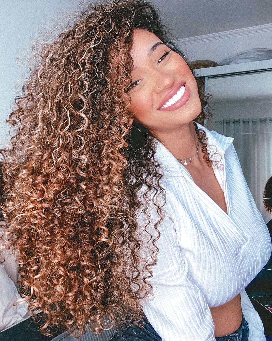 ombré hair loiro mel dourado cacheado