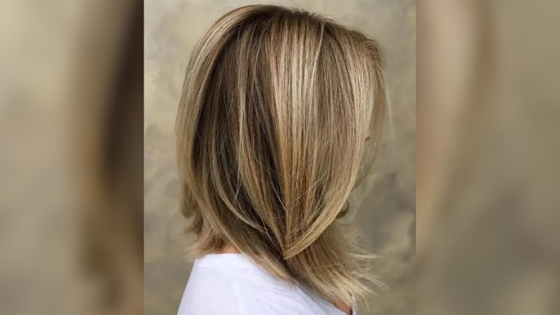 Guia Completo: Como Escolher o Long Bob Perfeito para Seu Rosto; Long Bob Desfiado vs. Double Long Bob: Qual o Melhor para Você?; Long Bob com Franja: 10 Inspirações para um Visual Marcante; Long Bob em Cabelos Cacheados e Crespos: Dicas e Cuidados Essenciais; Mitos e Verdades sobre o Corte Long Bob: Tudo o que Você Precisa Saber