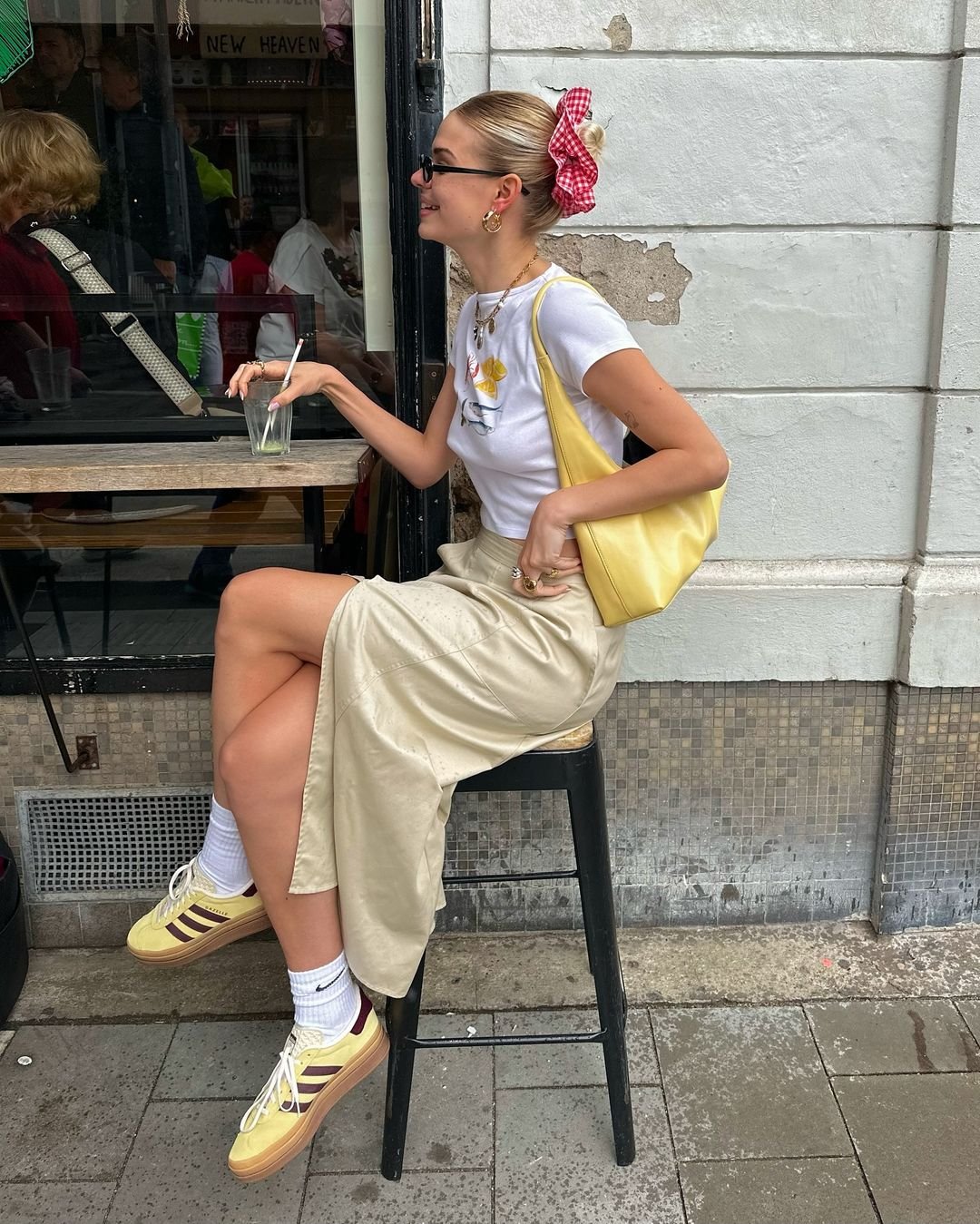 comprar roupa amarelo manteiga trabalho barato