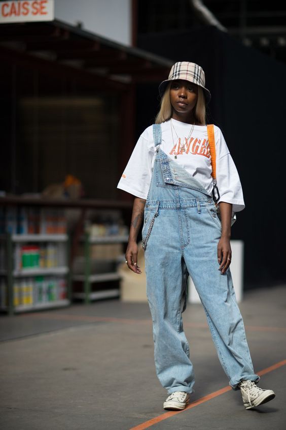 erros comuns ao montar um look anos 90 autêntico