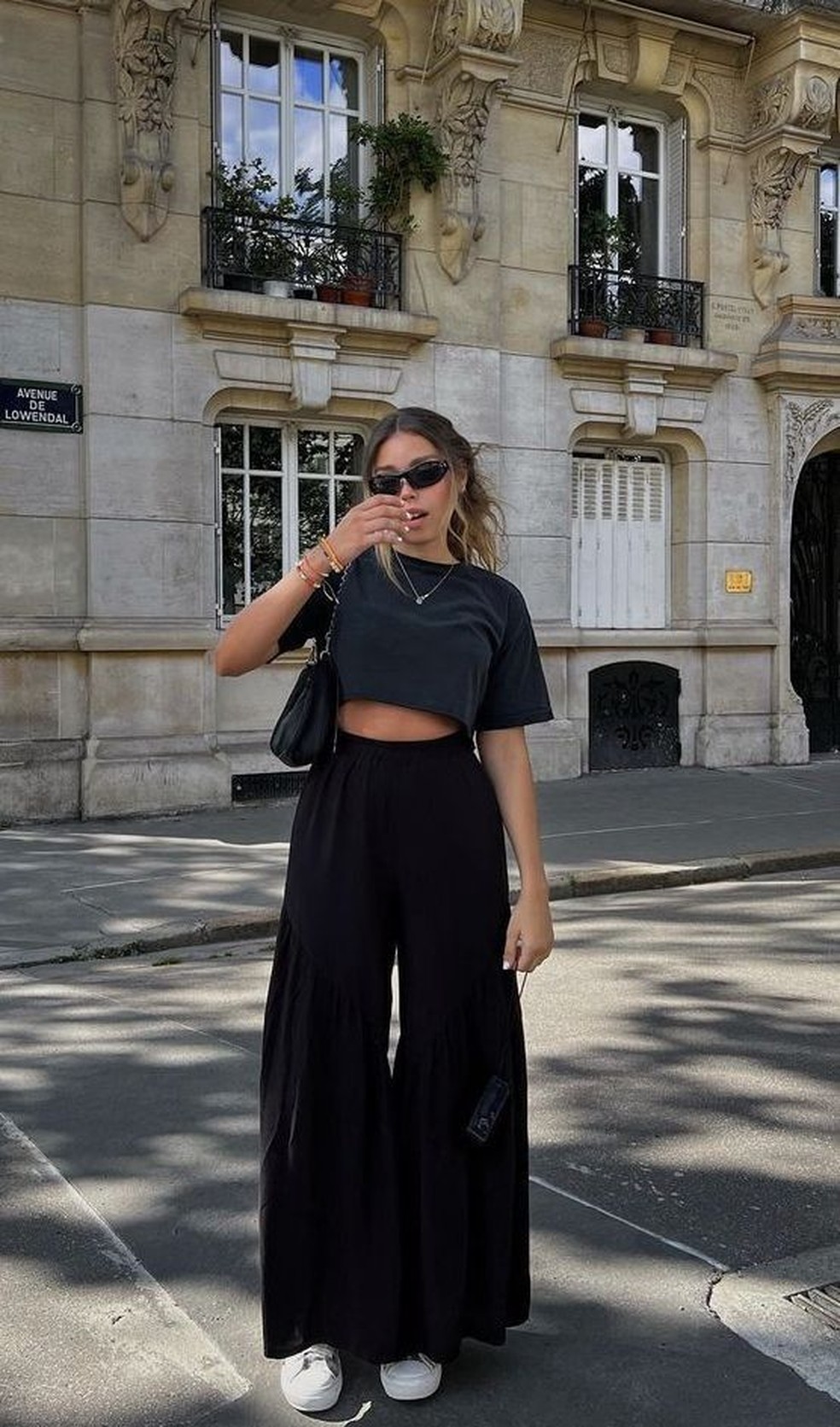 look calça preta casual