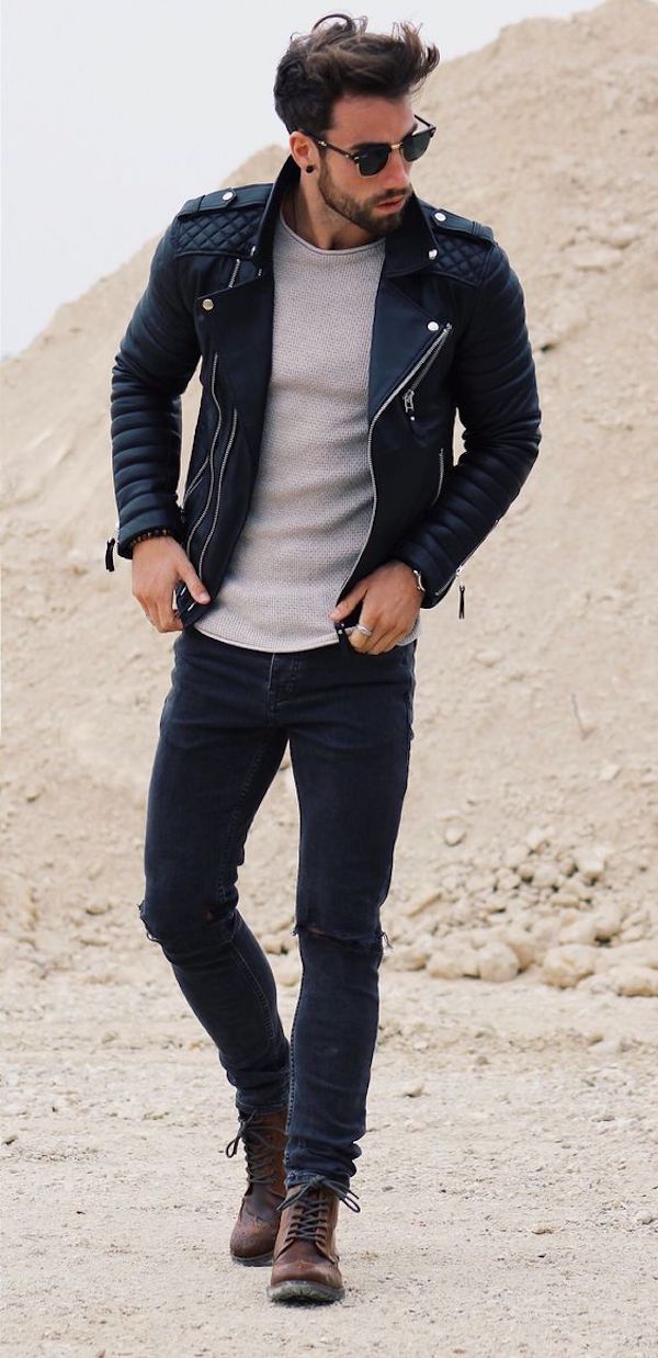 look total black com jaqueta de couro