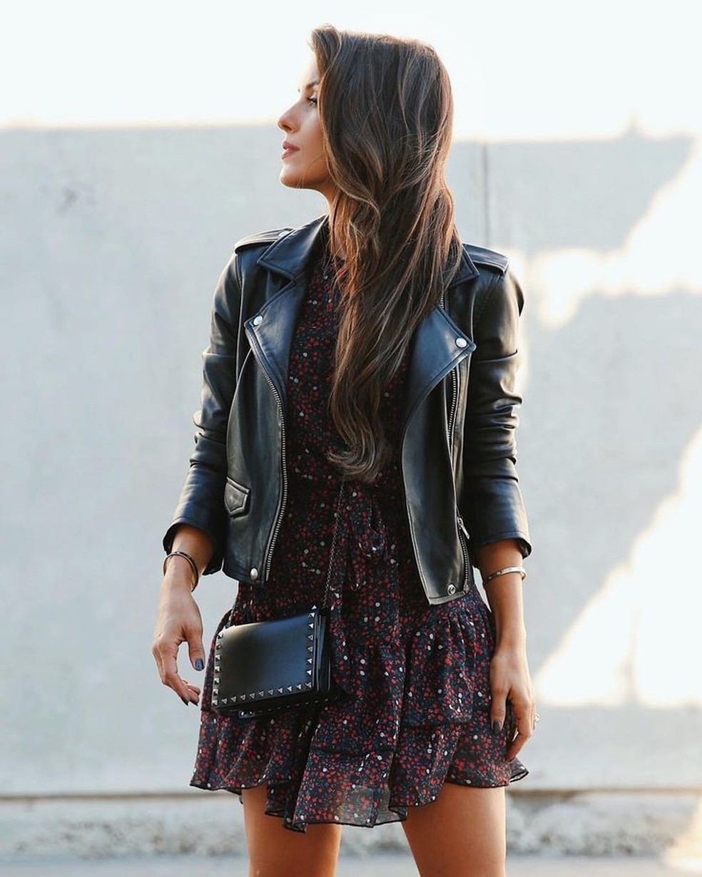 look casual com jaqueta de couro