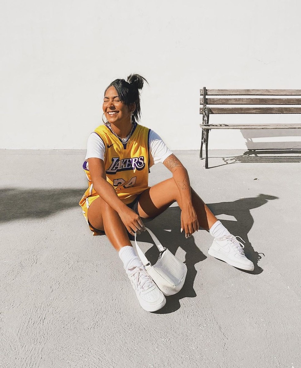 quanto custa montar um look esportivo feminino completo