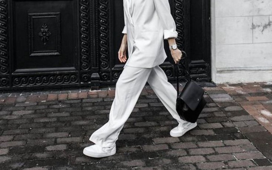 look feminino com tenis