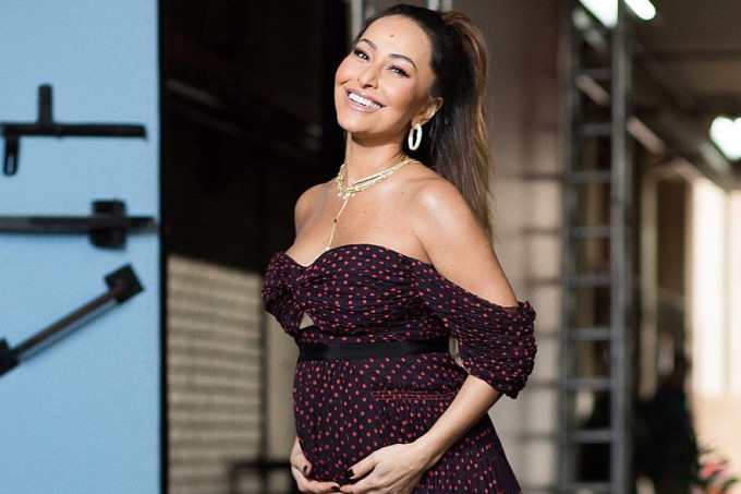 looks gestante com saia