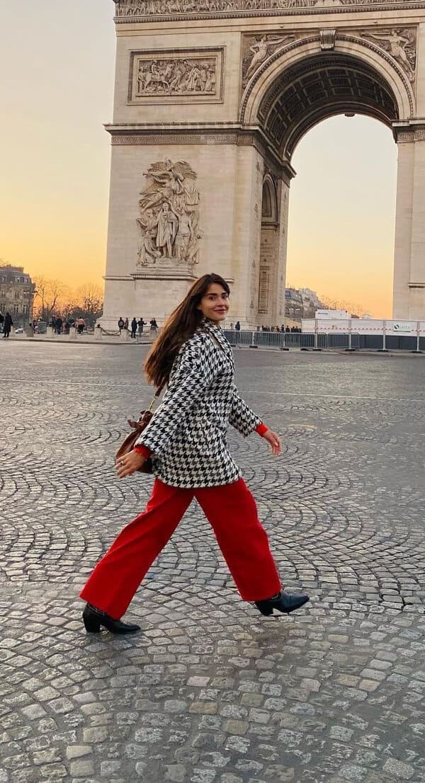 ideias de looks anos 60 para festa temática