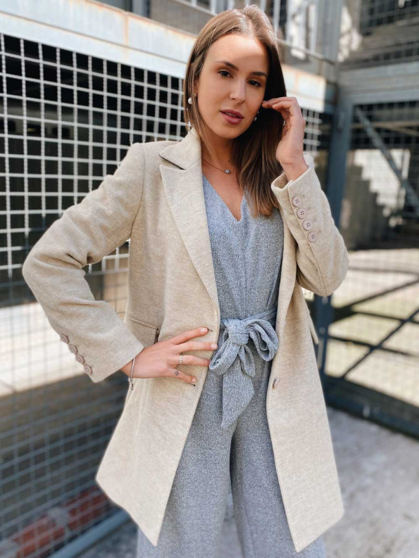 Guia Completo: Como Montar Looks com Sobretudo para o Inverno 2025