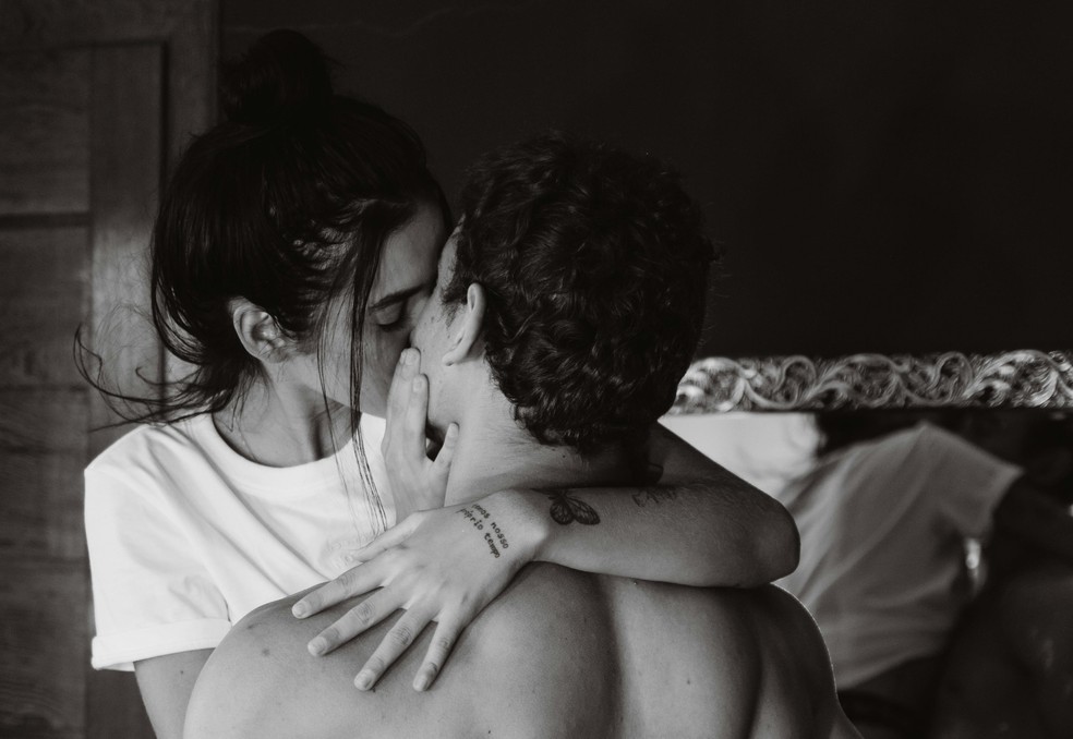 As Melhores Músicas para Quem Está 'Louca pra Beijar na Boca'